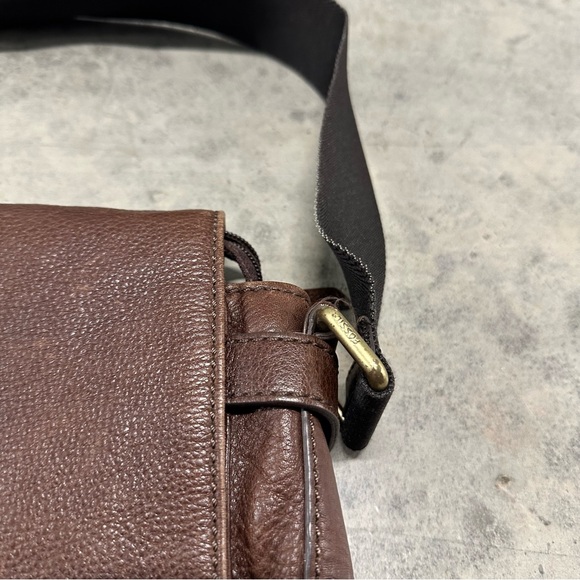 Fossil Atlas Messenger Brown Bag - Picture 3 of 13